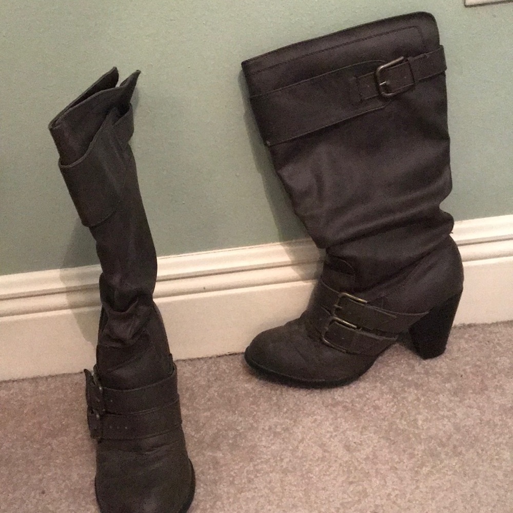 Size 8 1/2 brown boots